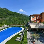 Aquazzurra Resort&aparthotel 4*