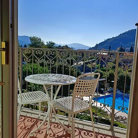 Hotel Aquazzurra & 4*