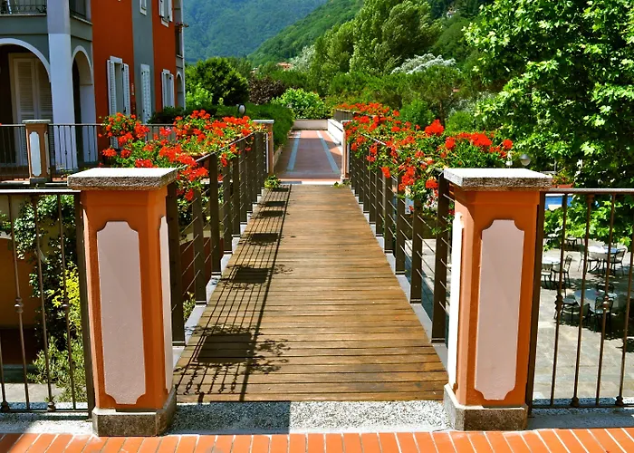 Hotel Aquazzurra & 4*