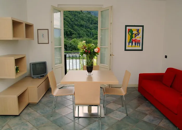 ホテル Aquazzurra & カンノビオ